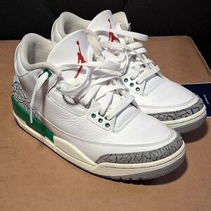 Jordan White and Green Sneakers Size 9